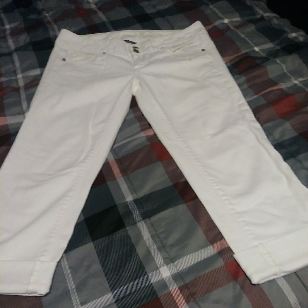 American Eagle White Stretch Capri